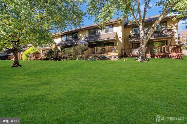 23 ASHFORD DR, Plainsboro, NJ 08536