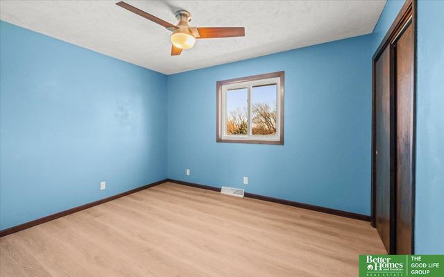 12806 S 33rd Street, Bellevue, NE 68123