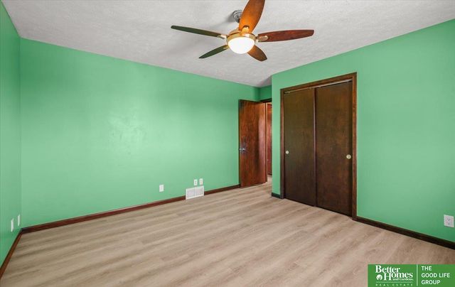 12806 S 33rd Street, Bellevue, NE 68123