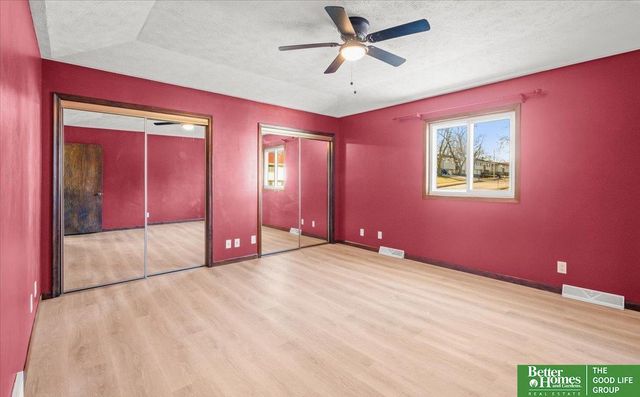 12806 S 33rd Street, Bellevue, NE 68123