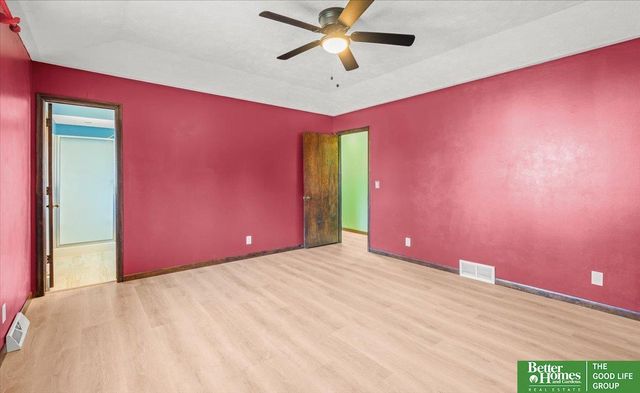 12806 S 33rd Street, Bellevue, NE 68123