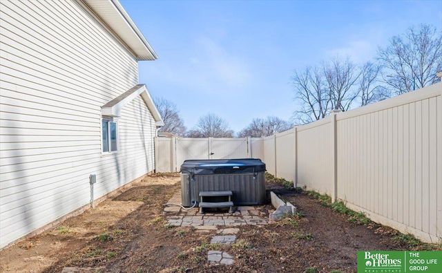 12806 S 33rd Street, Bellevue, NE 68123