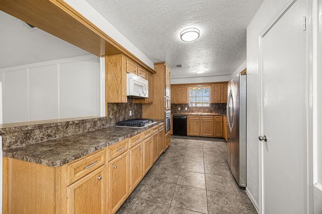2510 Maxwell Lane, Deer Park, TX 77536