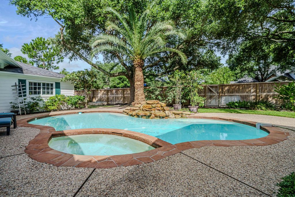 5415 Emerald Brook, Houston, TX 77041
