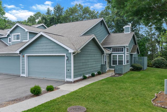 108 Spyglass Circle 108, Groton, CT 06340