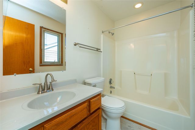 4719 71st Street, Urbandale, IA 50322