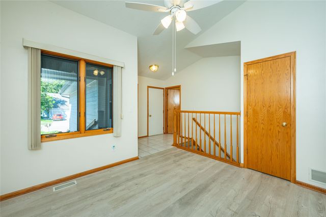 4719 71st Street, Urbandale, IA 50322