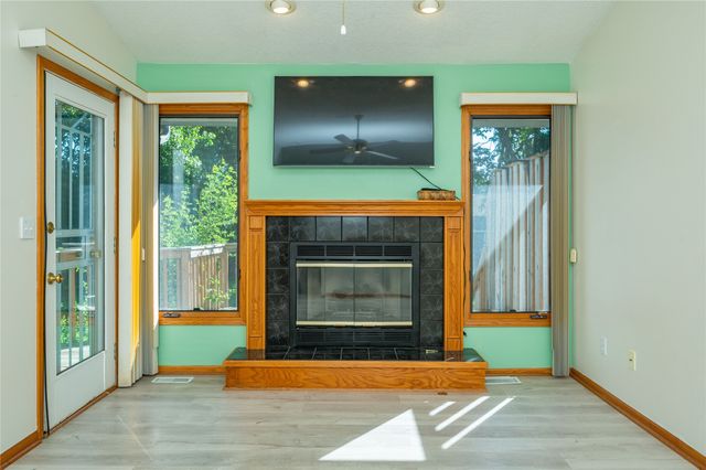 4719 71st Street, Urbandale, IA 50322