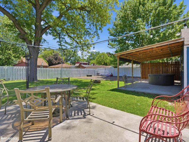 21916 Firwood Avenue, Eastpointe, MI 48021
