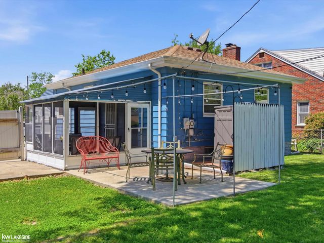 21916 Firwood Avenue, Eastpointe, MI 48021