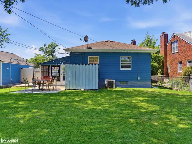 21916 Firwood Avenue, Eastpointe, MI 48021
