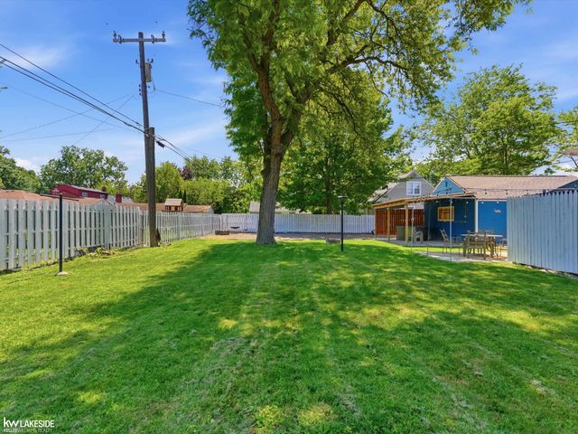 21916 Firwood Avenue, Eastpointe, MI 48021