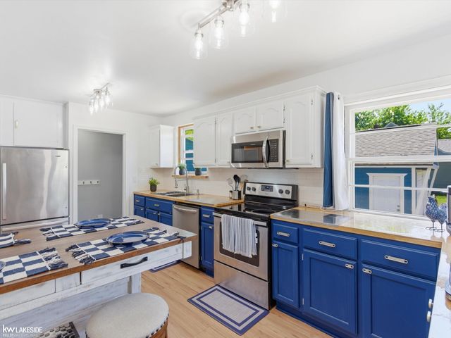 21916 Firwood Avenue, Eastpointe, MI 48021