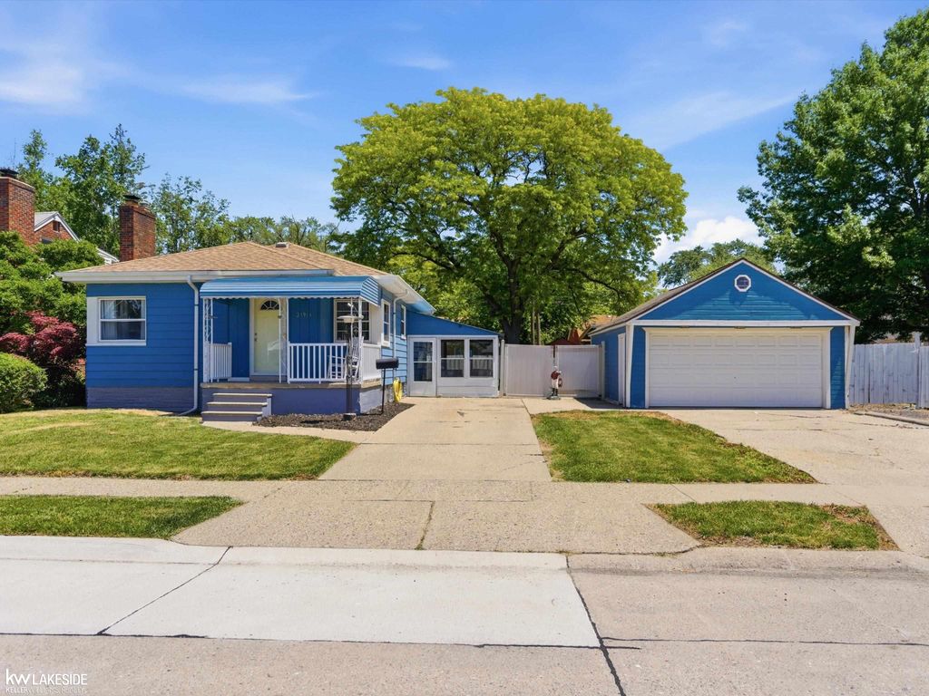 21916 Firwood Avenue, Eastpointe, MI 48021