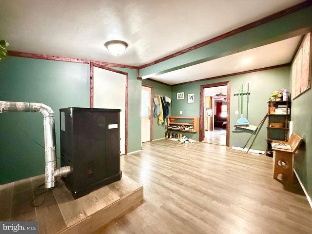 22 MOUNTAIN VIEW ST, Petersburg, WV 26847