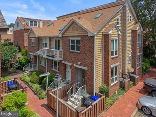 1109 N VERNON ST, Arlington, VA 22201