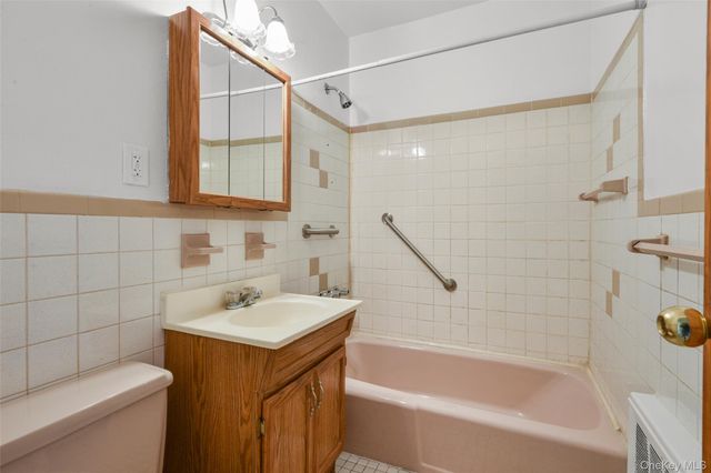 25 Trinity Place 3K, New Rochelle, NY 10805