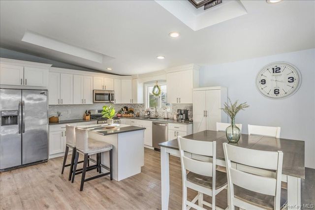 815 S 4th Street, Lindenhurst, NY 11757