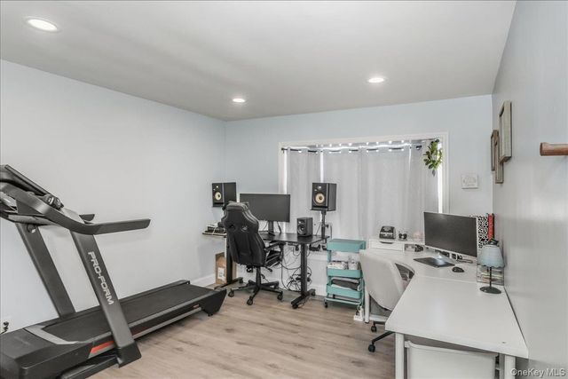 815 S 4th Street, Lindenhurst, NY 11757