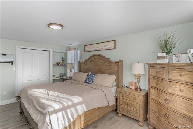 815 S 4th Street, Lindenhurst, NY 11757