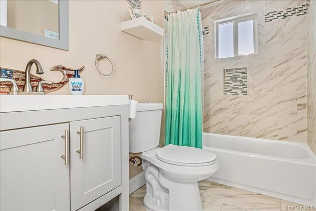 815 S 4th Street, Lindenhurst, NY 11757