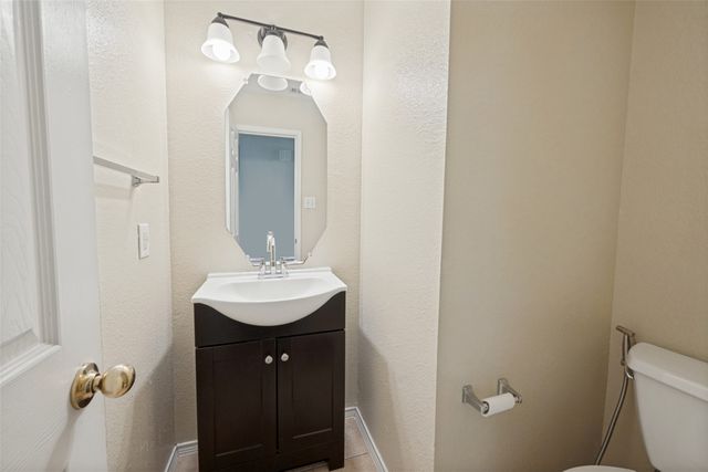 814 White Dove Drive, Arlington, TX 76017