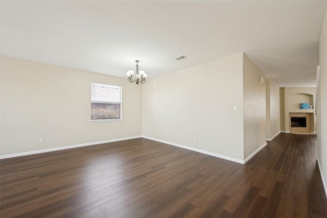 814 White Dove Drive, Arlington, TX 76017