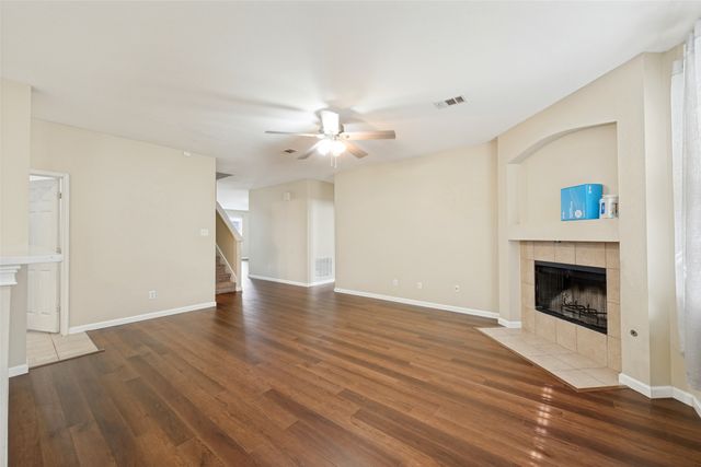 814 White Dove Drive, Arlington, TX 76017