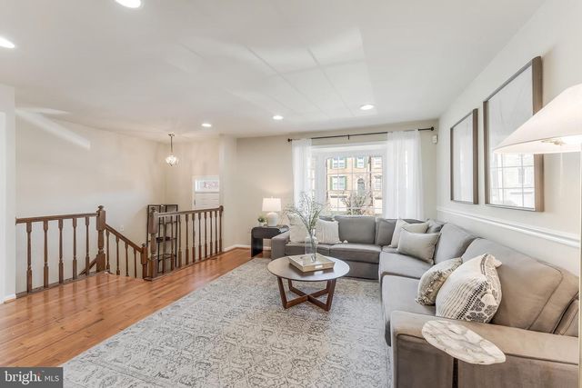 4261 FOX LAKE DR, Fairfax, VA 22033