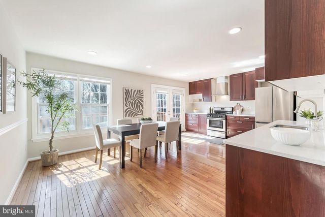 4261 FOX LAKE DR, Fairfax, VA 22033