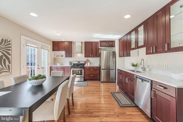 4261 FOX LAKE DR, Fairfax, VA 22033