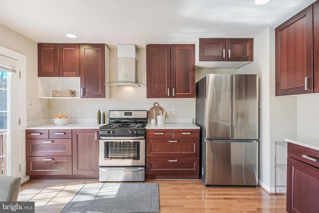 4261 FOX LAKE DR, Fairfax, VA 22033