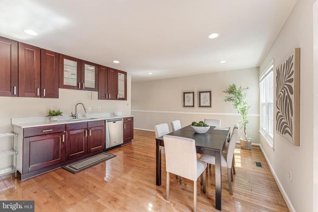 4261 FOX LAKE DR, Fairfax, VA 22033