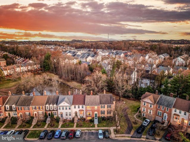 4261 FOX LAKE DR, Fairfax, VA 22033