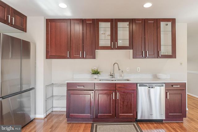 4261 FOX LAKE DR, Fairfax, VA 22033