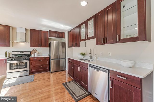 4261 FOX LAKE DR, Fairfax, VA 22033