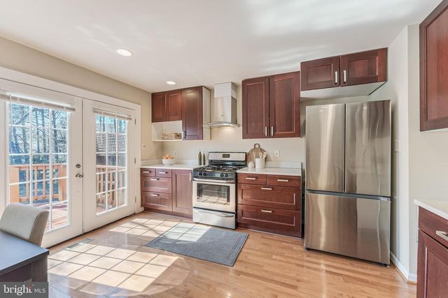 4261 FOX LAKE DR, Fairfax, VA 22033
