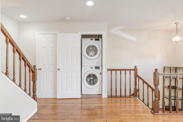 4261 FOX LAKE DR, Fairfax, VA 22033