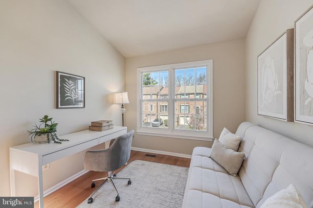 4261 FOX LAKE DR, Fairfax, VA 22033