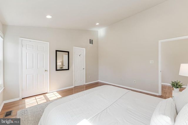 4261 FOX LAKE DR, Fairfax, VA 22033