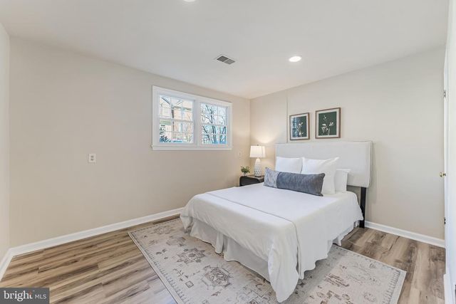 4261 FOX LAKE DR, Fairfax, VA 22033