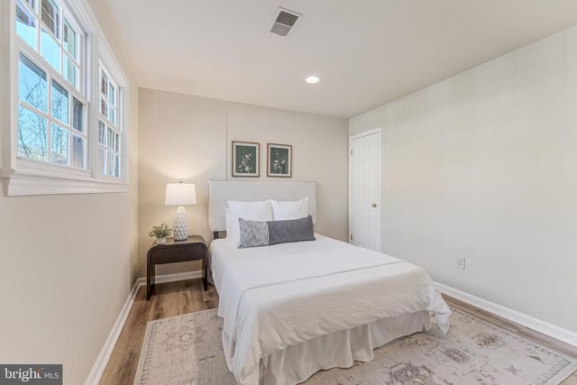 4261 FOX LAKE DR, Fairfax, VA 22033