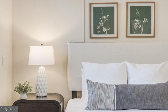 4261 FOX LAKE DR, Fairfax, VA 22033