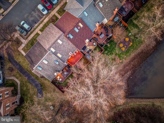 4261 FOX LAKE DR, Fairfax, VA 22033