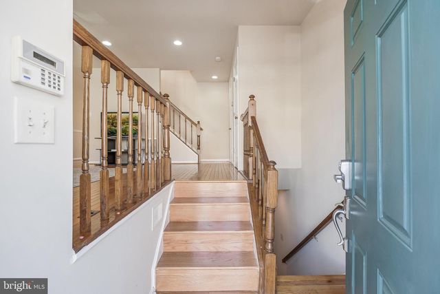 4261 FOX LAKE DR, Fairfax, VA 22033