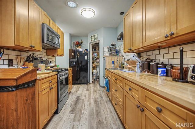 135 Wood Valley Trail, Pacific, MO 63069
