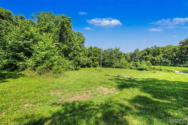 135 Wood Valley Trail, Pacific, MO 63069