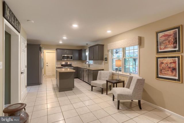 15 OAK KNOLL CIR, Lebanon, PA 17042