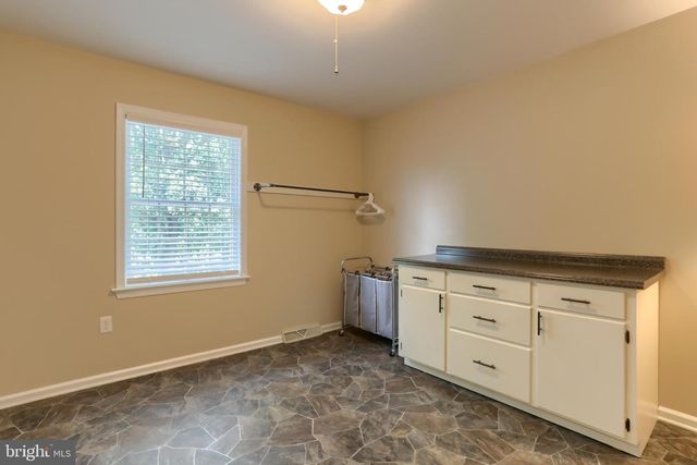 15 OAK KNOLL CIR, Lebanon, PA 17042