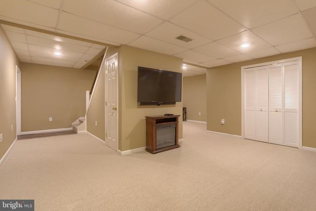 15 OAK KNOLL CIR, Lebanon, PA 17042